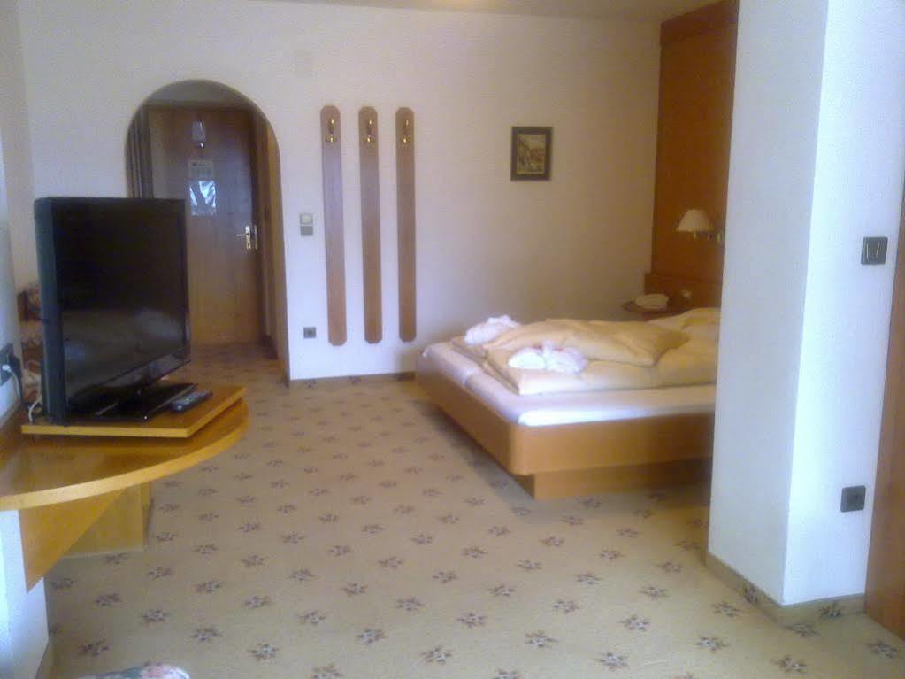 Hotel Olympia Dorf Tirol Exterior foto